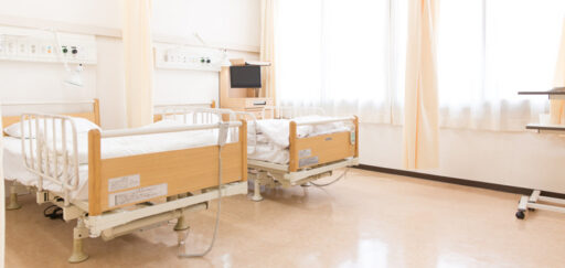 経営環境の高度化に伴い、臨床と経営の両立が限界に