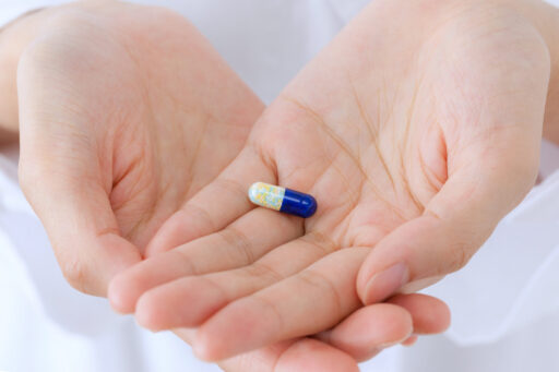 新規か承継か、薬局開業の形を定めきれない