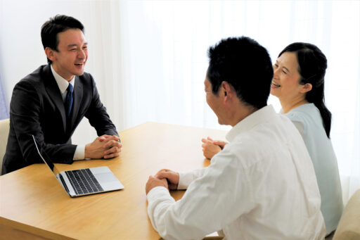介護事業の譲渡(売却)とは?方法・流れや法人格別の注意点を解説!