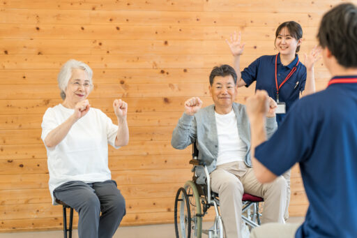 【2026年版】デイサービスが赤字になる原因とは？経営改善のポイントと事業継続を判断する基準を解説